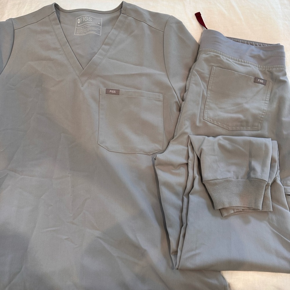 FIGS Gray cement Scrub Set